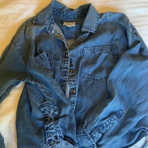 Women’s American Eagle jean button down shirt